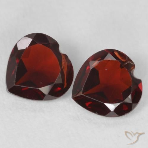 Shop natural 0.98ct ミディアムレッド パイロープガーネット gems, 心臓, from モザンビーグ at GemSelect. In stock, global shipping!