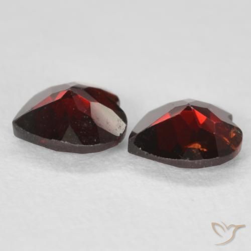 Shop natural 0.98ct ミディアムレッド パイロープガーネット gems, 心臓, from モザンビーグ at GemSelect. In stock, global shipping!