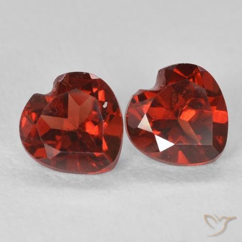 Shop natural 1.13ct ミディアムレッド パイロープガーネット gems, 心臓, from モザンビーグ at GemSelect. In stock, global shipping!