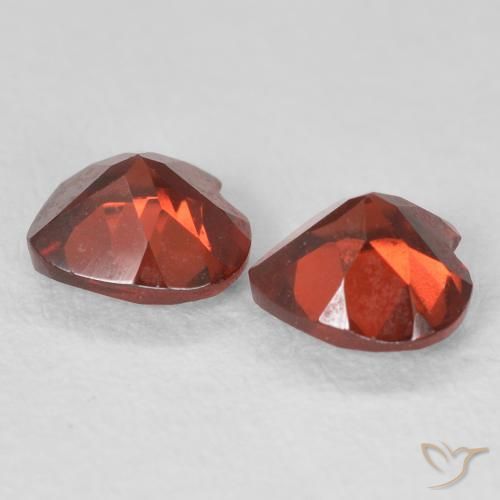 Shop natural 1.13ct ミディアムレッド パイロープガーネット gems, 心臓, from モザンビーグ at GemSelect. In stock, global shipping!