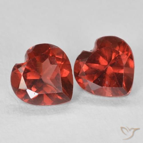Shop natural 1.17ct カラントレッド パイロープガーネット gems, 心臓, from モザンビーグ at GemSelect. In stock, global shipping!