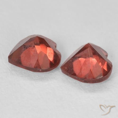Shop natural 1.17ct カラントレッド パイロープガーネット gems, 心臓, from モザンビーグ at GemSelect. In stock, global shipping!