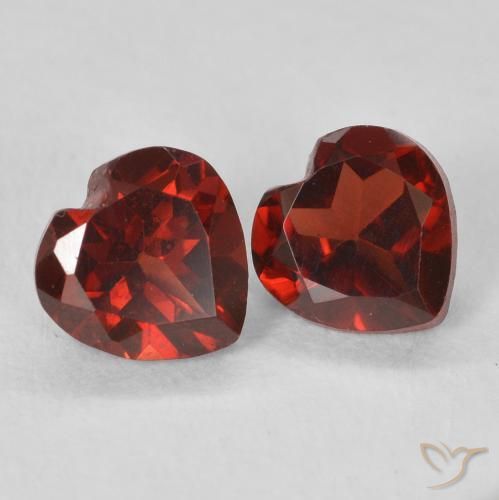 Shop natural 1.26ct カラントレッド パイロープガーネット gems, 心臓, from モザンビーグ at GemSelect. In stock, global shipping!