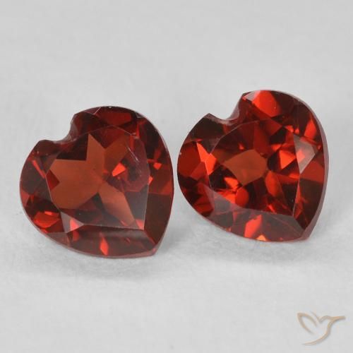 Shop natural 1.07ct カラントレッド パイロープガーネット gems, 心臓, from モザンビーグ at GemSelect. In stock, global shipping!
