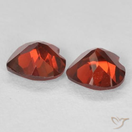 Shop natural 1.07ct カラントレッド パイロープガーネット gems, 心臓, from モザンビーグ at GemSelect. In stock, global shipping!