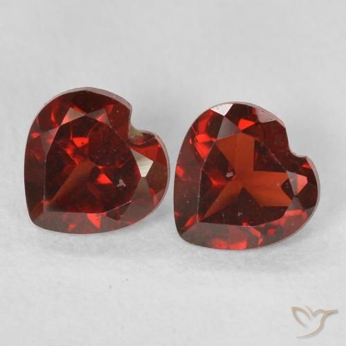 Shop natural 1.07ct ミディアムレッド パイロープガーネット gems, 心臓, from モザンビーグ at GemSelect. In stock, global shipping!