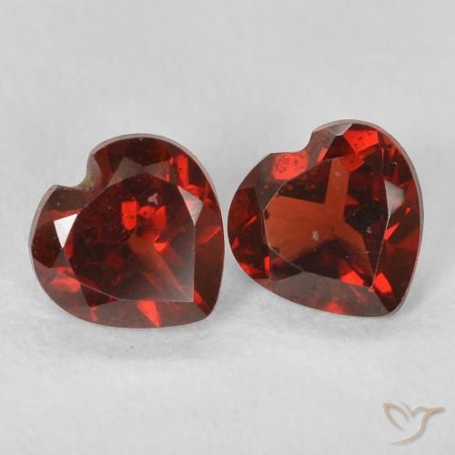 Shop natural 1.07ct ミディアムレッド パイロープガーネット gems, 心臓, from モザンビーグ at GemSelect. In stock, global shipping!