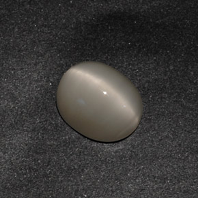 3.42カラットの天然スモークQuartz Cat's Eye（10.1×8.1 mm・オーバルカット）