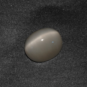 3.42カラットの天然スモークQuartz Cat's Eye（10.1×8.1 mm・オーバルカット）