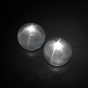 カラットの天然ホワイトQuartz Cat's Eye（10.19 mm・ラウンドカット）