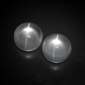 カラットの天然ホワイトQuartz Cat's Eye（9.95 mm・ラウンドカット）
