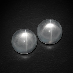 カラットの天然ホワイトQuartz Cat's Eye（10.29 mm・ラウンドカット）