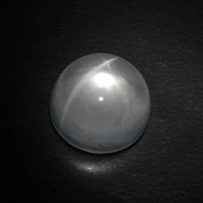 10.40カラットの天然ホワイトQuartz Cat's Eye（12.79 mm・ラウンドカット）
