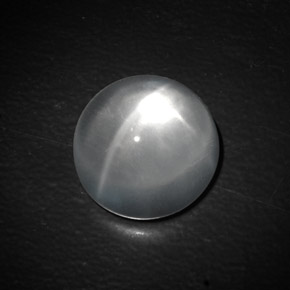 10.00カラットの天然ホワイトQuartz Cat's Eye（13.49 mm・ラウンドカット）