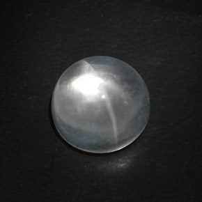 9.89カラットの天然ホワイトQuartz Cat's Eye（12.76 mm・ラウンドカット）