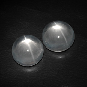 カラットの天然ホワイトQuartz Cat's Eye（10.88 mm・ラウンドカット）