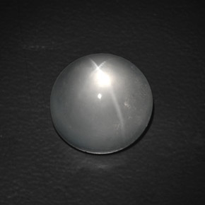 9.90カラットの天然ホワイトQuartz Cat's Eye（13.00 mm・ラウンドカット）
