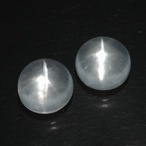 カラットの天然ホワイトQuartz Cat's Eye（11.05 mm・ラウンドカット）