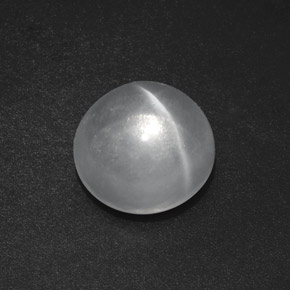 7.50カラットの天然クリアホワイトクォーツキャッツアイ（12.07 mm・ラウンドカット）