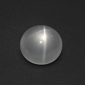7.54カラットの天然ホワイトQuartz Cat's Eye（12.35 mm・ラウンドカット）