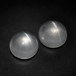 カラットの天然ホワイトQuartz Cat's Eye（12.10 mm・ラウンドカット）