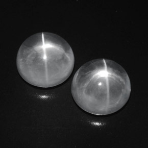 9.41カラットの天然クリアホワイトQuartz Cat's Eye（10.29 mm・ラウンドカット）