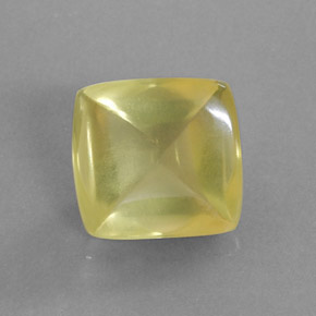 7.60カラットの天然レモンクォーツ（12.6×12 mm・透明）