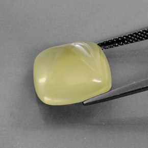 7.78カラットの天然レモンクォーツ（13×12.7 mm・透明）