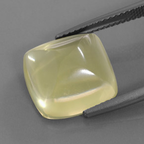 8.29カラットの天然レモンクォーツ（12.9×12.8 mm・透明）