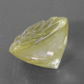 21.03カラットの天然レモンクォーツ（18.3×13.4 mm・透明）