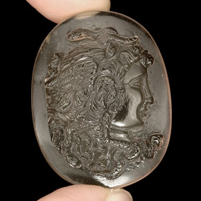47.53カラットの天然ライトイエロークォーツ（29.4×22.8 mm・ファンシーシェイプ）