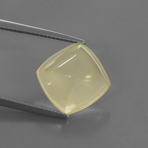 7.90カラットの天然レモンクォーツ（13×12.8 mm・透明）
