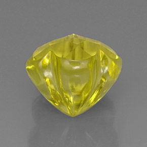 12.53カラットの天然レモンクォーツ（14.5×14 mm・フラワーカット）