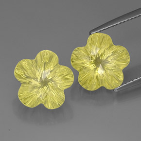 カラットの天然レモンクォーツ（12.4×12.1 mm・フラワーカット）