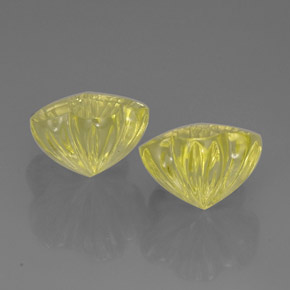 カラットの天然レモンクォーツ（12.4×12.1 mm・フラワーカット）