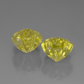 カラットの天然レモンクォーツ（14.1×14 mm・フラワーカット）