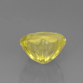 10.56カラットの天然レモンクォーツ（13.7×13.7 mm・ファンシーシェイプ）