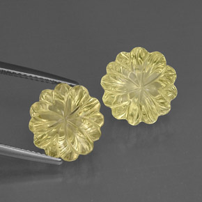 カラットの天然レモンクォーツ（12.2×12 mm・フラワーカット）