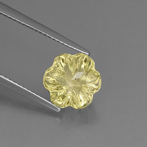 2.98カラットの天然レモンクォーツ（9.6×9.1 mm・フラワーカット）