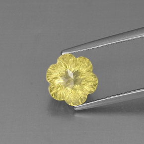 2.52カラットの天然レモンクォーツ（8.7×8.4 mm・フラワーカット）