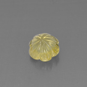 2.52カラットの天然レモンクォーツ（8.7×8.4 mm・フラワーカット）