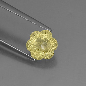 2.57カラットの天然レモンクォーツ（8.2×7.9 mm・フラワーカット）