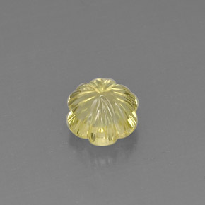 2.57カラットの天然レモンクォーツ（8.2×7.9 mm・フラワーカット）