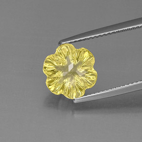 3.40カラットの天然レモンクォーツ（10.4×9.7 mm・フラワーカット）