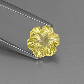 3.40カラットの天然レモンクォーツ（10.4×9.7 mm・フラワーカット）