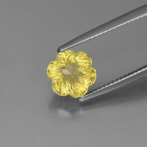2.67カラットの天然レモンクォーツ（9×8.5 mm・フラワーカット）