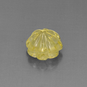 6.10カラットの天然レモンクォーツ（11.6×11.5 mm・フラワーカット）