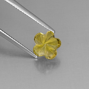 2.52カラットの天然レモンクォーツ（8.5×8.4 mm・フラワーカット）