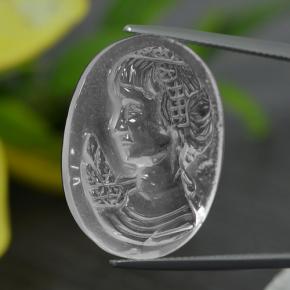 24.34カラットの天然ホワイトクォーツ（26.2×20.3 mm・ファンシーシェイプ）