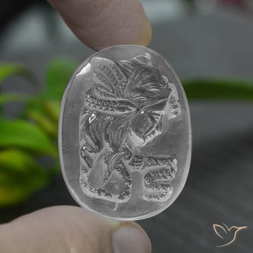 39.50カラットの天然クリアホワイトクォーツ（28.7×21.8 mm・ファンシーシェイプ）